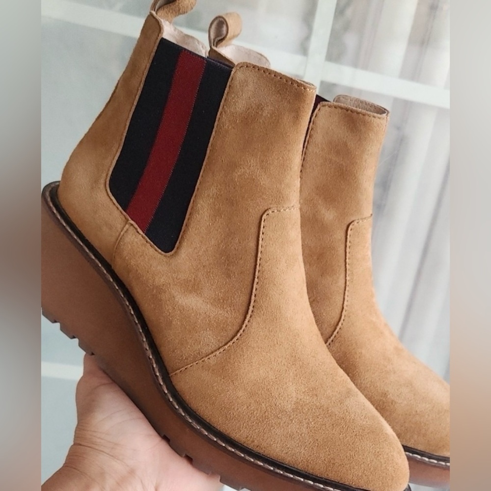 NEW!! Cecelia New York Gemma Suede Wedge Boot